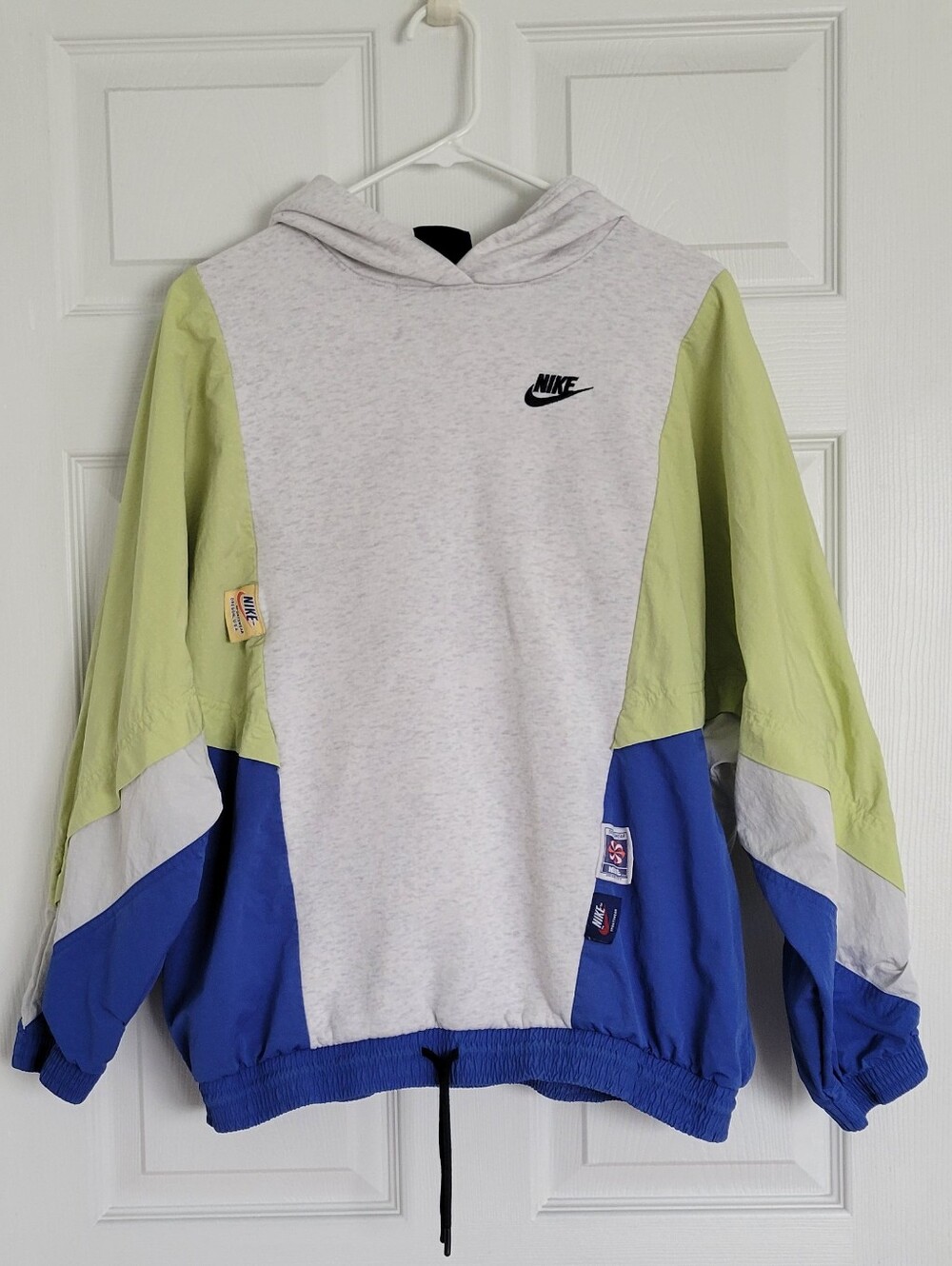 Nike Sportswear Women's Icon Clash Colorblock Pullover Hoodie